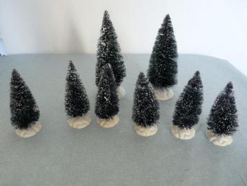 Lemax kerstdorp miniatuur  16 bristle tree kerstbomen beschikbaar voor biedingen