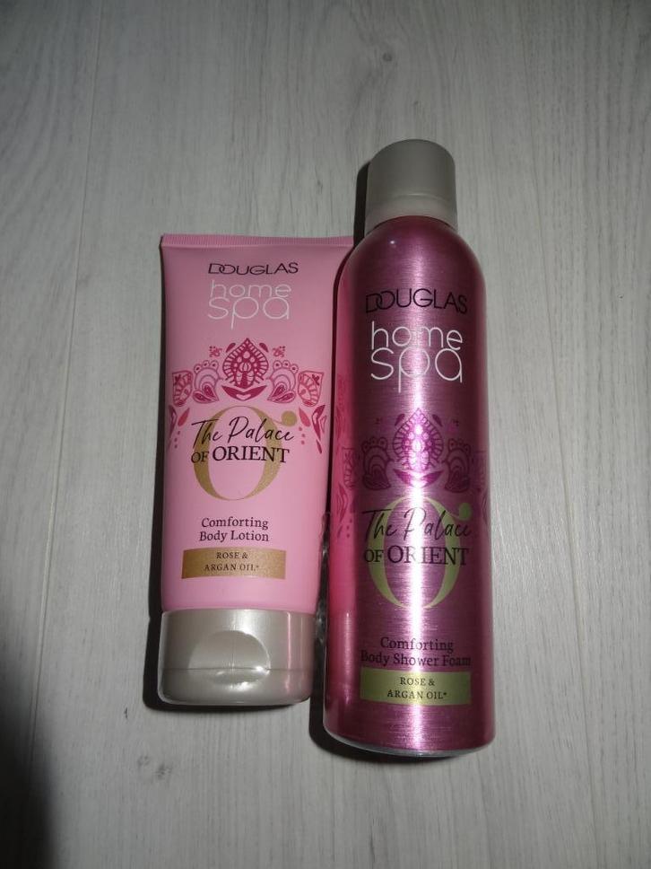 Douglas The Palace orient body shower foam en Bodyltion, Sieraden, Tassen en Uiterlijk, Uiterlijk | Lichaamsverzorging, Nieuw