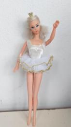 Vintage mattel barbie pop, 1966 ballerina bendable, Ophalen, Gebruikt, Pop