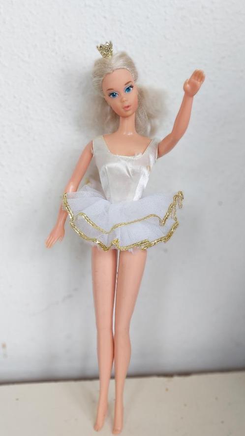 Vintage mattel barbie pop, 1966 ballerina bendable, Verzamelen, Poppen, Gebruikt, Pop, Ophalen