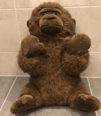 Grote zware aap  gorilla pluche 65 cm hoog in zitstand, Overige typen, Ophalen of Verzenden, Zo goed als nieuw