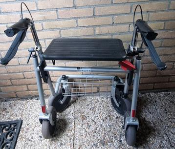 Rollator. Zo goed als nieuwe. beschikbaar voor biedingen