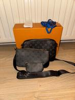 Louis vuitton trio messenger, Sieraden, Tassen en Uiterlijk, Tassen | Schoudertassen, Zwart, Zo goed als nieuw, Leer, Ophalen