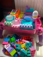 Mega bloks speeltafel met extra blokken, Kinderen en Baby's, Speelgoed | Bouwstenen, Ophalen, Zo goed als nieuw, Megabloks