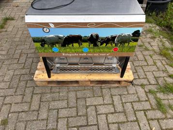 Melkkoeler gekoelde melkdispenser beschikbaar voor biedingen