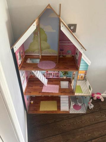 Houten Poppenhuis - Zo Goed Als Nieuw beschikbaar voor biedingen