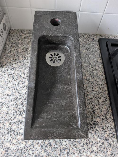 Kleine natuurstenen wasbak, Doe-het-zelf en Verbouw, Sanitair, Gebruikt, Wastafel, Steen, Ophalen