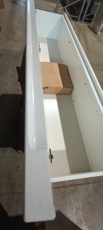 Mano Garderobekast Nieuw beschikbaar voor biedingen