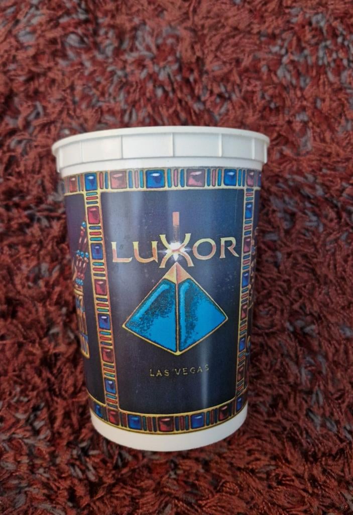 Las Vegas Casino Luxor plastic slot coin cup bucket, Verzamelen, Overige munten, Ophalen, Gebruikt