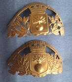 2 Franse SAPEUR POMPIERS helmemblemen., Ophalen of Verzenden, Nieuw, Zwart