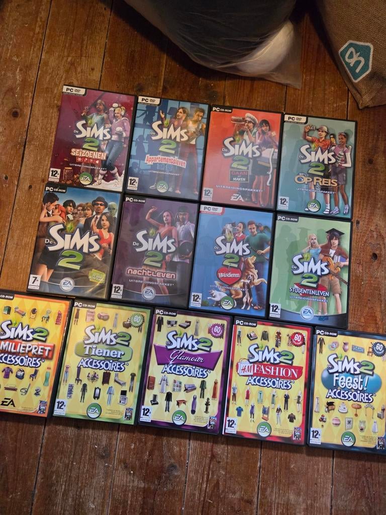 Sims 2 + 7 uitbreidingen en 5 accessoires, 1 speler, Ophalen of Verzenden, Zo goed als nieuw, Vanaf 12 jaar