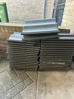 2 gevelpannen rechts en 30 sneldekpannen antraciet, Gebruikt, Steen of Klei, Zwart, Ophalen of Verzenden