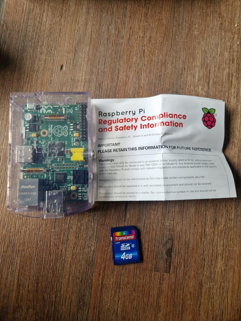 Raspberry Pi Model A & B met 4GB SD-kaart en behuizing, Computers en Software, Ophalen of Verzenden, Zo goed als nieuw