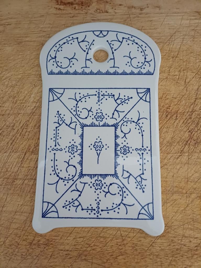 Mooi Snijplankje van Royal Boch decor Copenhague, Verzenden