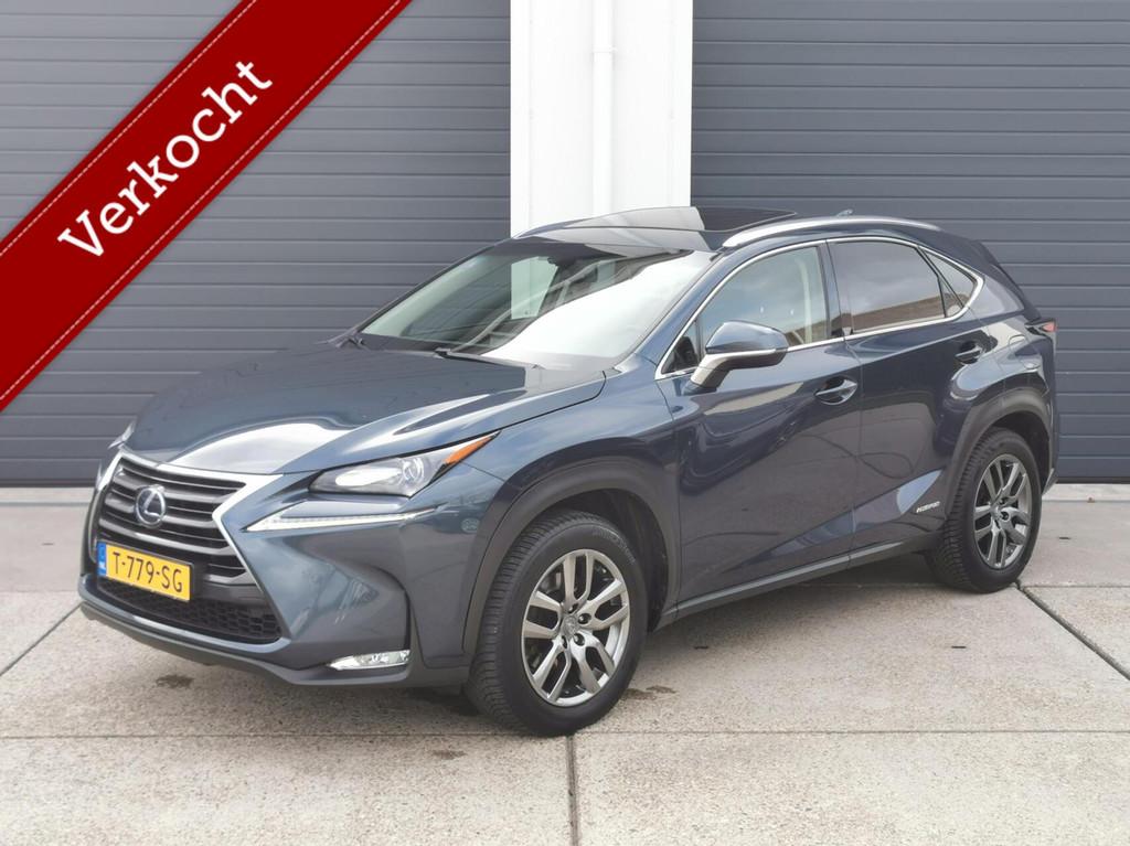 Lexus NX 300h AWD Luxury Line 2 JAAR GARANTIE, Auto's, Lexus, Bedrijf, NX, 4x4, ABS, Achteruitrijcamera, Adaptive Cruise Control