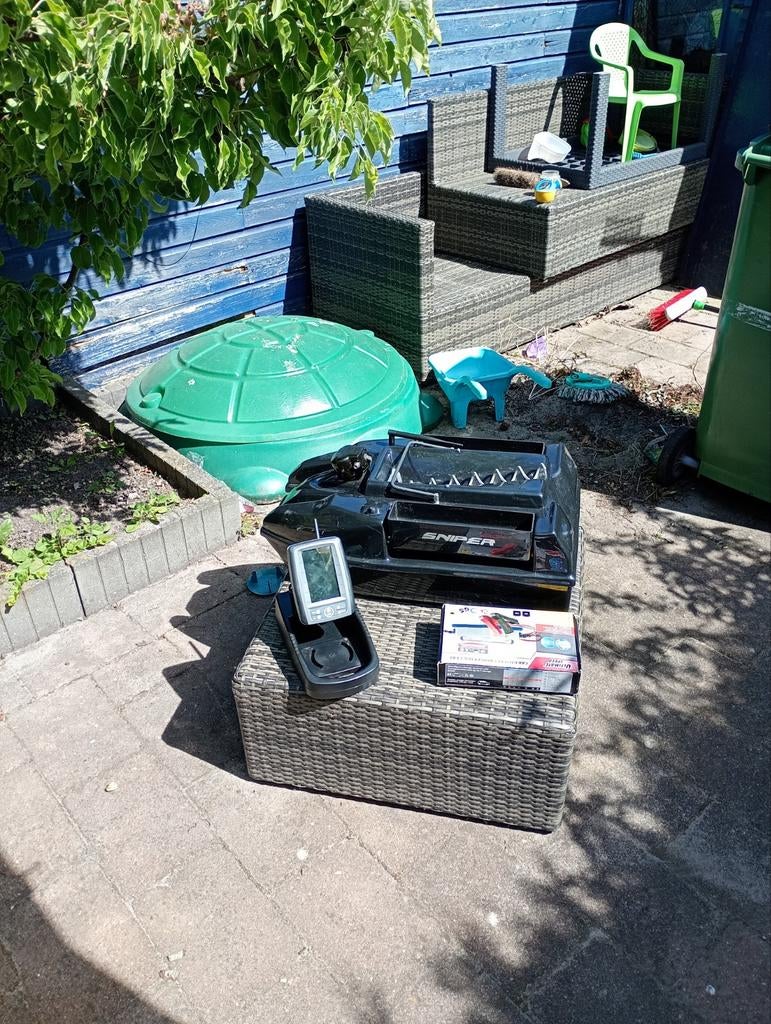 Voerboot Sniper met visvinder, dieptemeter en voervijzel, Ophalen of Verzenden, Gebruikt, Overige typen