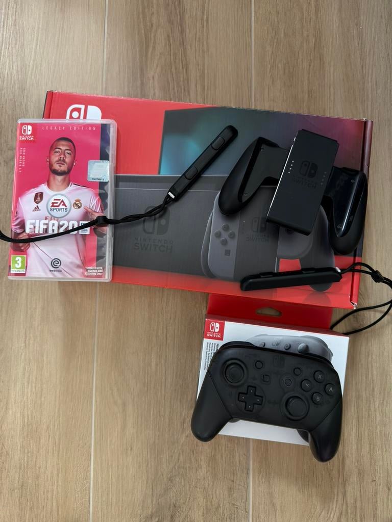 Nintendo switch 1, Met games, Met 2 controllers, Zo goed als nieuw, Ophalen