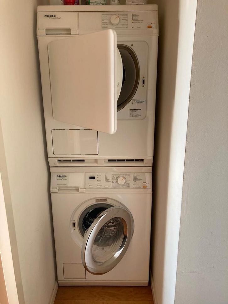 Miele wasmachine en droger - weinig gebruikt, Witgoed en Apparatuur, Was-droogcombinaties, Zo goed als nieuw, 4 tot 6 kg, 85 tot 90 cm