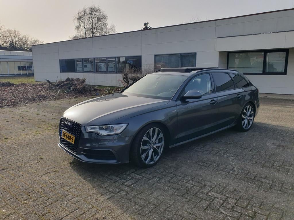 Audi A6 3.0 TDI 230KW Avant Quat S-tr 2014 Grijs, Auto's, Automaat, Navigatiesysteem, Zwart, Stationwagon