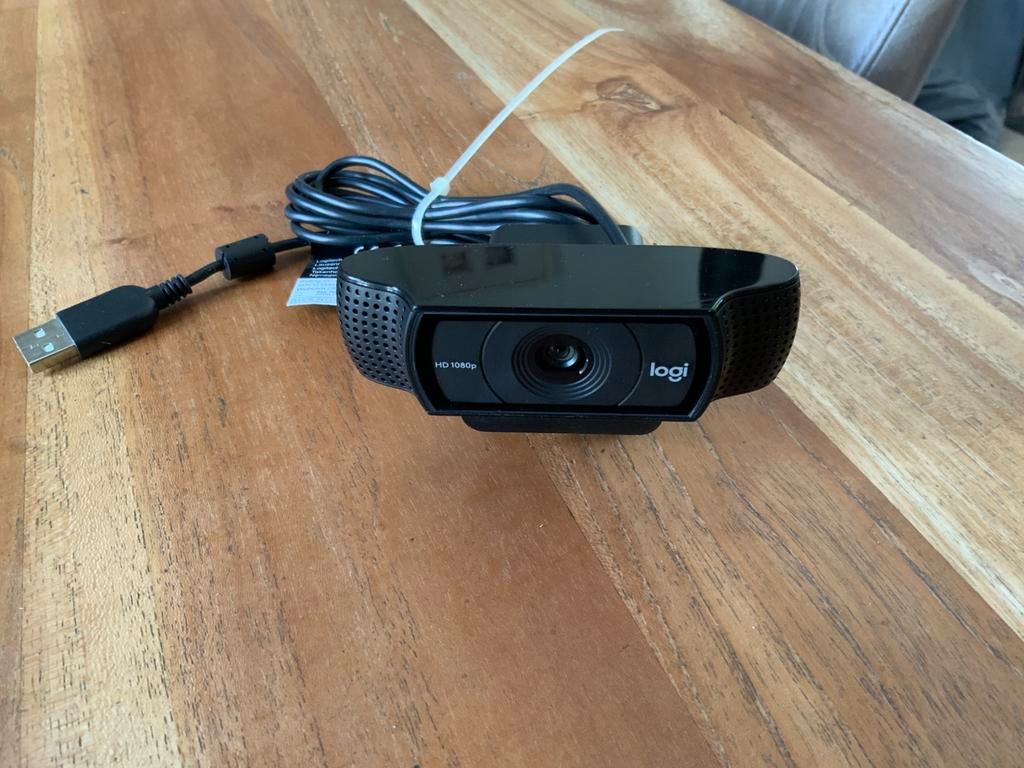 Logitech HD 1080p “webcam”, Computers en Software, Webcams, Ophalen of Verzenden, Zo goed als nieuw, Bedraad