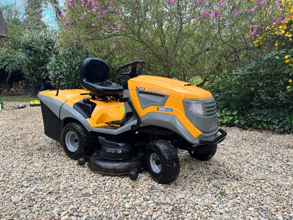 Stiga Estate Royal 122cm, 22pk Briggs & Stratton, hydrostaat, Ophalen, Cirkelmaaier, Gebruikt, Benzine-grasmaaier