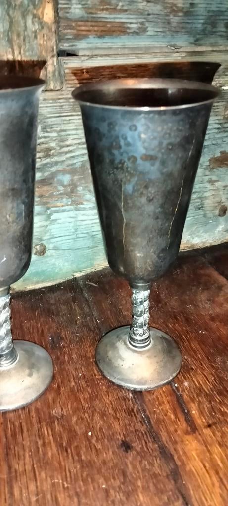 2 mooie metalen brocante glaasjes, Antiek en Kunst, Ophalen of Verzenden