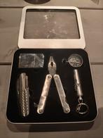 Survival Kit - Tang, Kompas, Lampje, Aansteker, Zakmes, Hobby en Vrije tijd, Ophalen of Verzenden, Nieuw