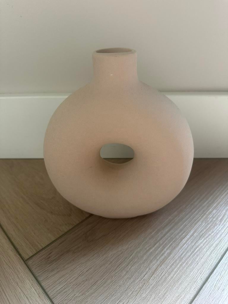 Vaas van H&M Home., Huis en Inrichting, Woonaccessoires | Vazen, Ophalen of Verzenden, Zo goed als nieuw, Overige kleuren, Minder dan 50 cm