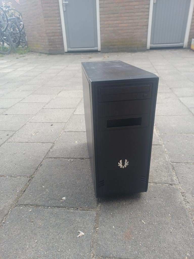 Oude PC Case met Fan en Multimedia Lezer, Computers en Software, Computerbehuizingen, Ophalen, Gebruikt
