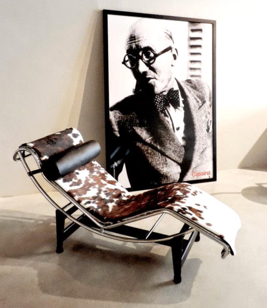 4 CHAISE LOUNGE CHAIR LC4 LE CORBUSIER VOETJES, Doppen, Huis en Inrichting, Banken | Sofa's en Chaises Longues, Eenpersoons, Minder dan 150 cm