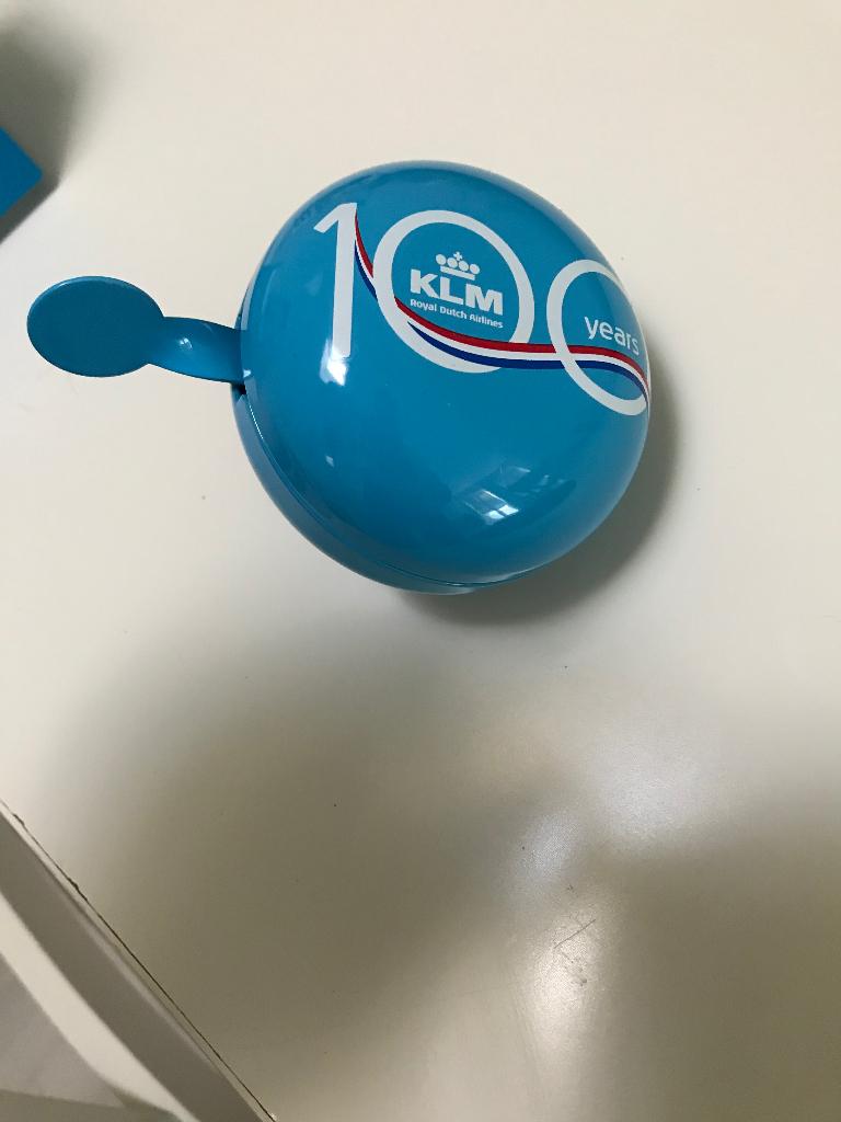 Een groot blauwe KLM-fiets-bel ter jubileum van100 jaar KLM, Ophalen, Nieuw