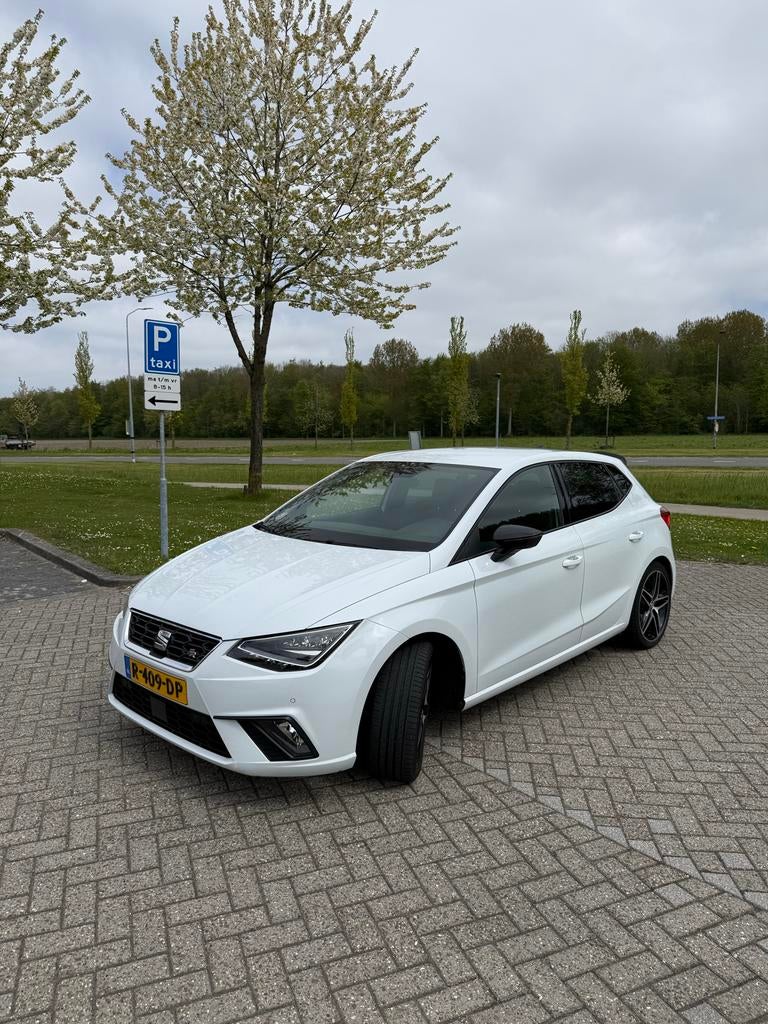 Seat Ibiza FR 1.0 TSI 115pk - Candy white, Auto's, Start-stop-systeem, Zwart, 580 kg, 1072 kg
