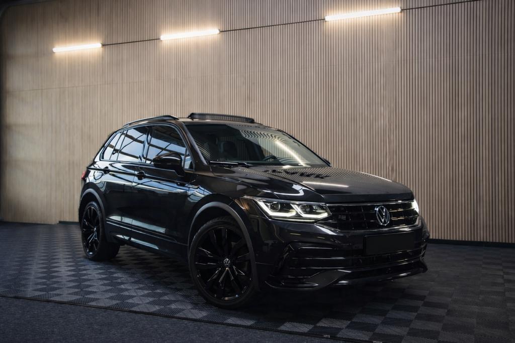 Volkswagen Tiguan 3x R-Line 1.5 TSI 150pk DSG 2021 Zwart, 1441 kg, 4 cilinders, Zwart, 14 km/l