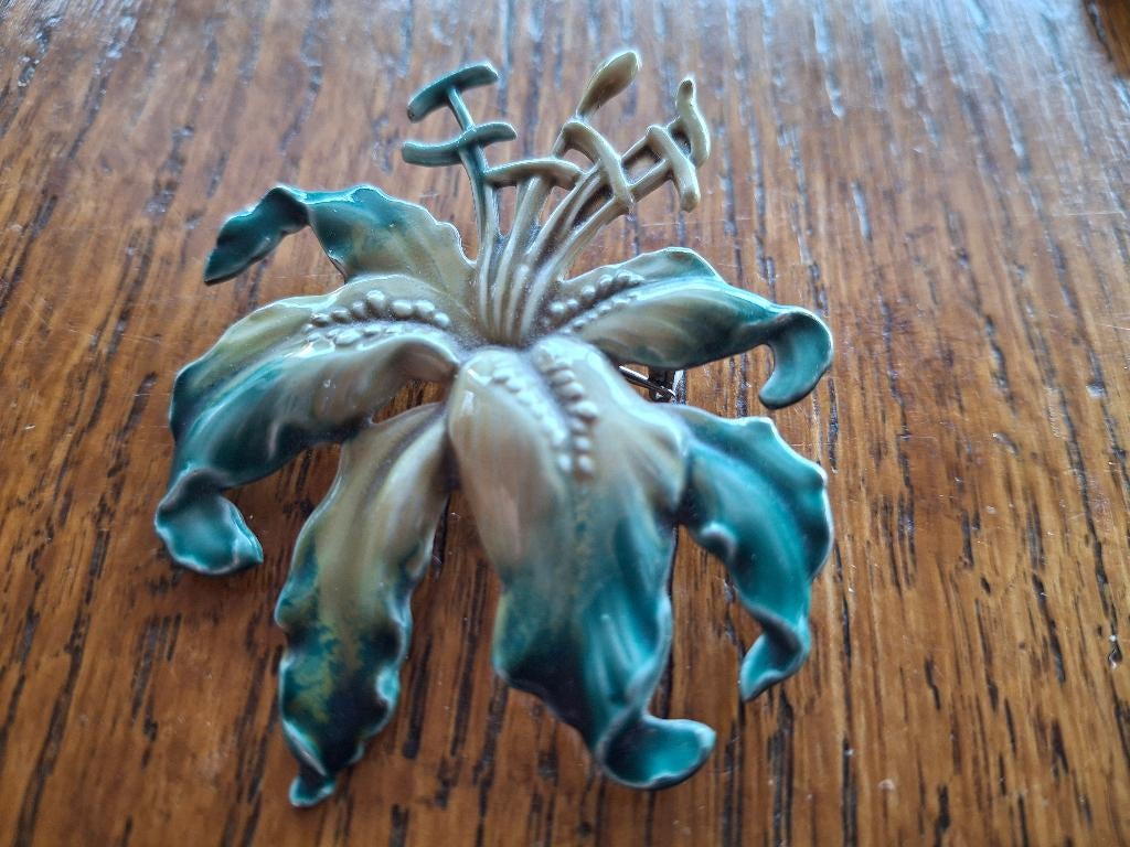 Vintage broche in jugendstil stijl  emaille, Antiek en Kunst, Verzenden, Dames