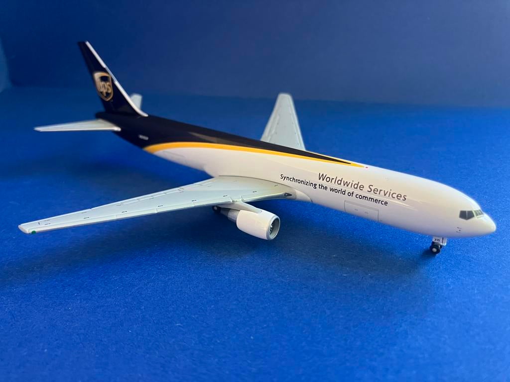 Gemini Jets Boeing 767-300F 1:400, Verzamelen, Luchtvaart en Vliegtuigspotten, Ophalen of Verzenden, Nieuw, Schaalmodel