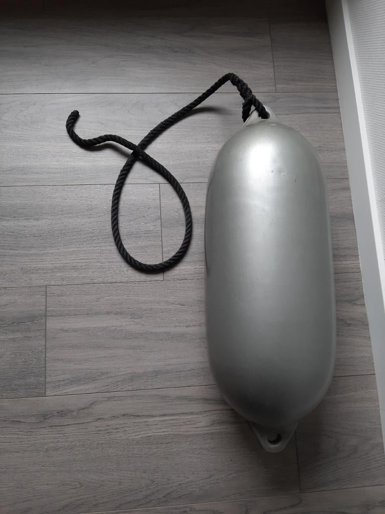 Grijze stootwil 25cm dik, Watersport en Boten, Ophalen of Verzenden, Gebruikt, Overige typen