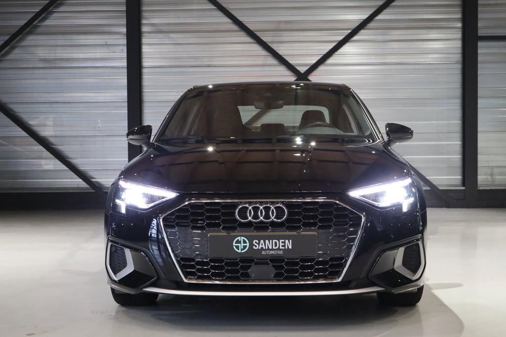 Audi A3 Limousine 30 TFSI Advanced edition Limousine|Automaa, Stof, Gebruikt, Zwart, Origineel Nederlands