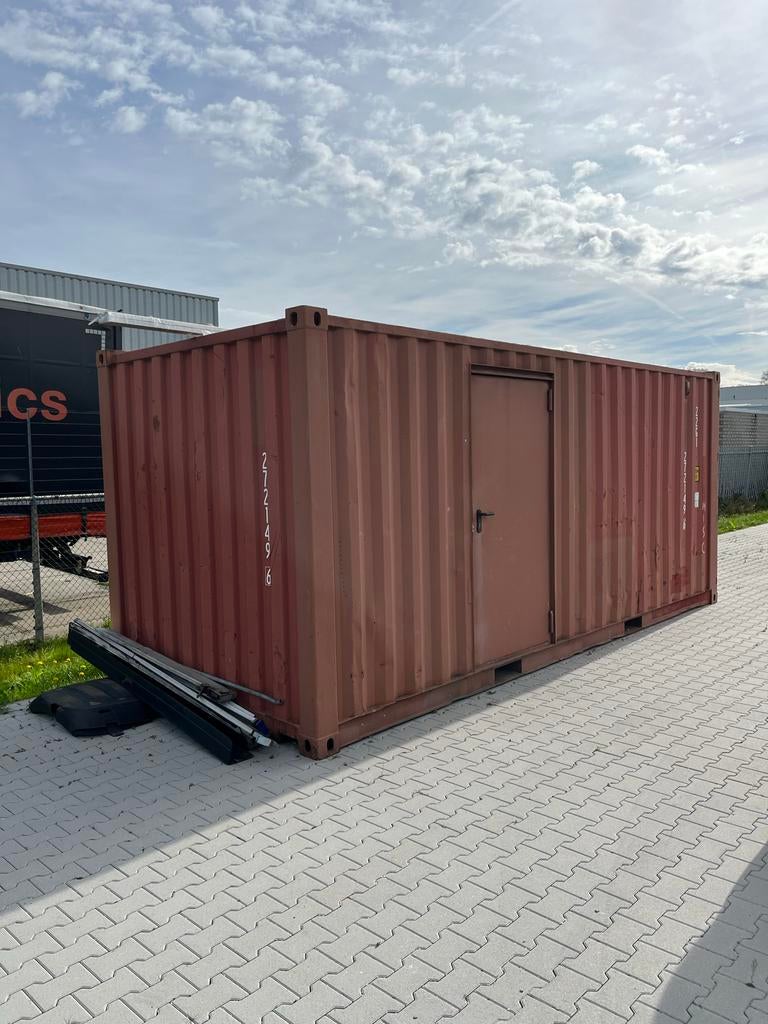 20 ft container met extra zijdeur, Ophalen