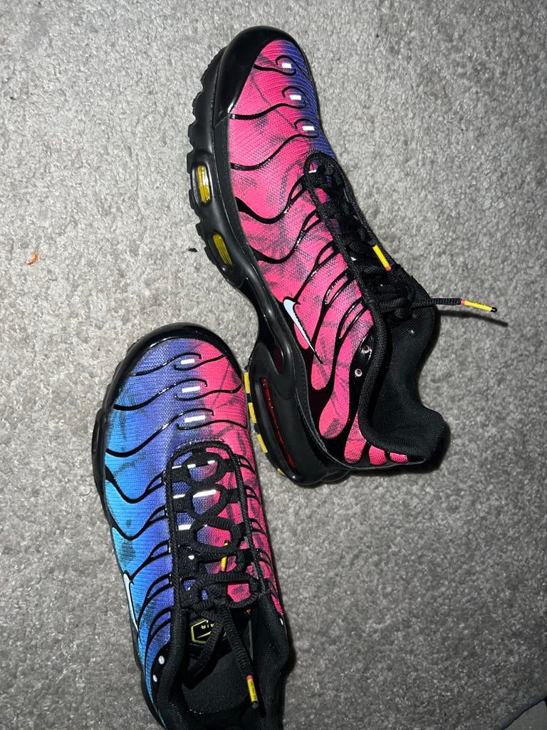 Nike Air Max Plus TN sneakers maat 43/42 met doos, Ophalen of Verzenden, Gedragen, Overige kleuren, Sneakers of Gympen