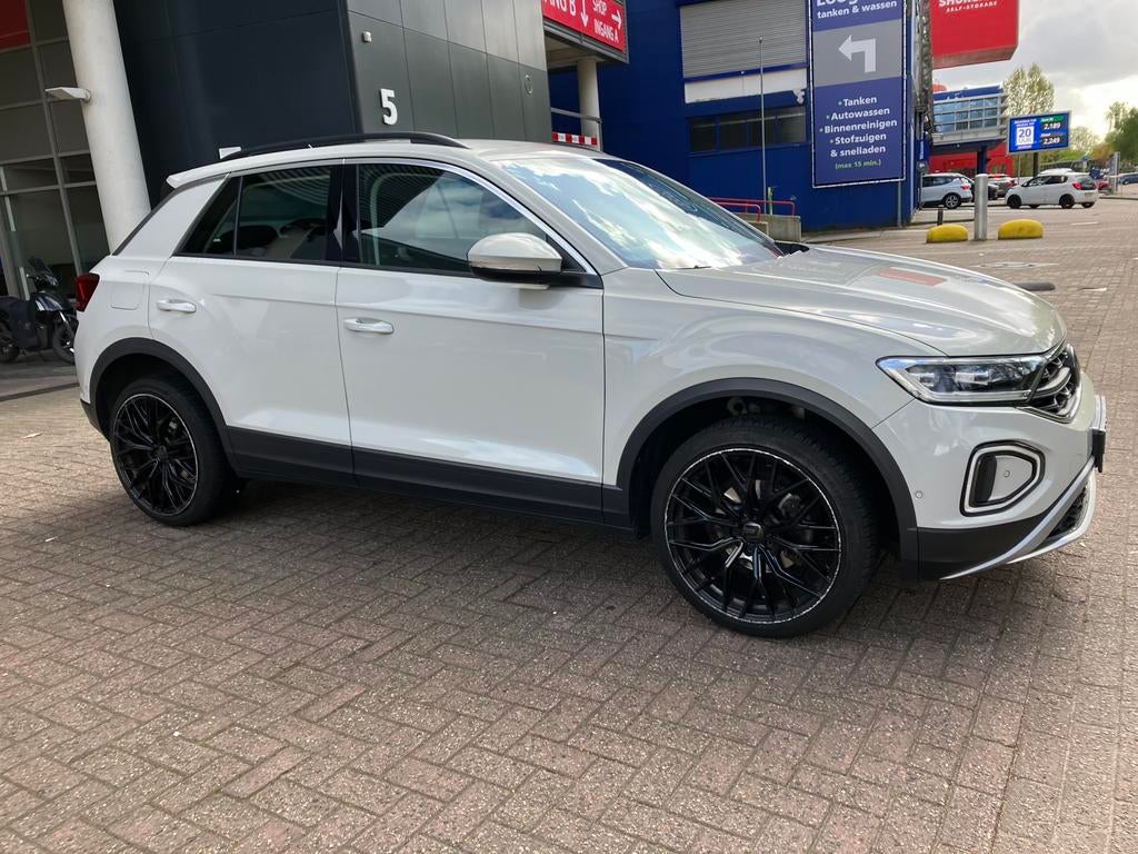 Volkswagen T-Roc 1.0 TSI 110pk 2022 Grijs, Auto's, Volkswagen, Voorwielaandrijving, Particulier, 3 cilinders, SUV of Terreinwagen