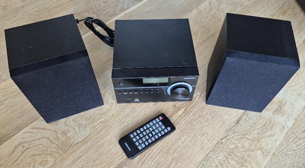 Te Koop! Z.G.A.N.  Medion stereo set incl. speakers., Overige merken, Losse componenten, Tuner of Radio, Ophalen of Verzenden