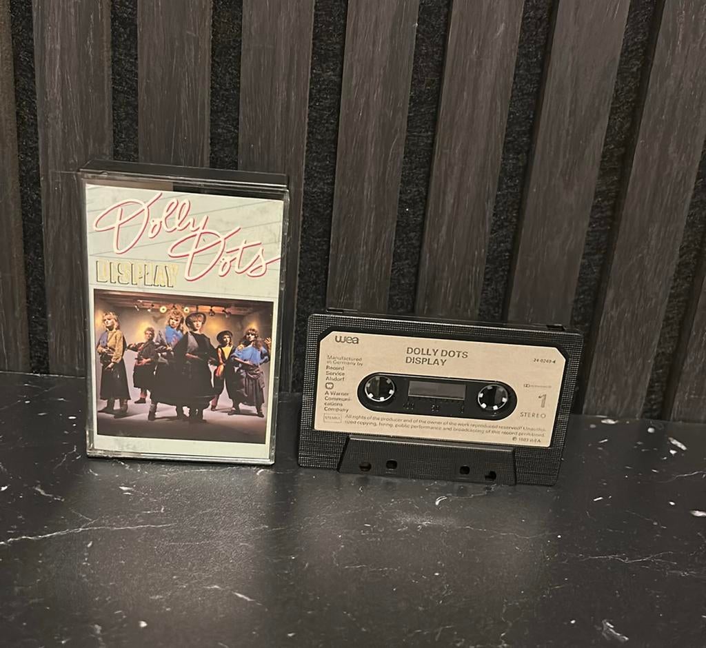 Dolly Dots – Display (1983) cassette – Origineel WEA, Ophalen of Verzenden, Gebruikt, Pop, 1 bandje