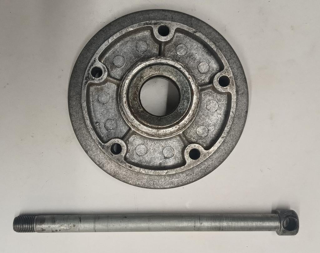 Kreidler tandwieldrager en achteras voor Campagnolo naaf., Fietsen en Brommers, Brommeronderdelen | Kreidler, Ophalen of Verzenden