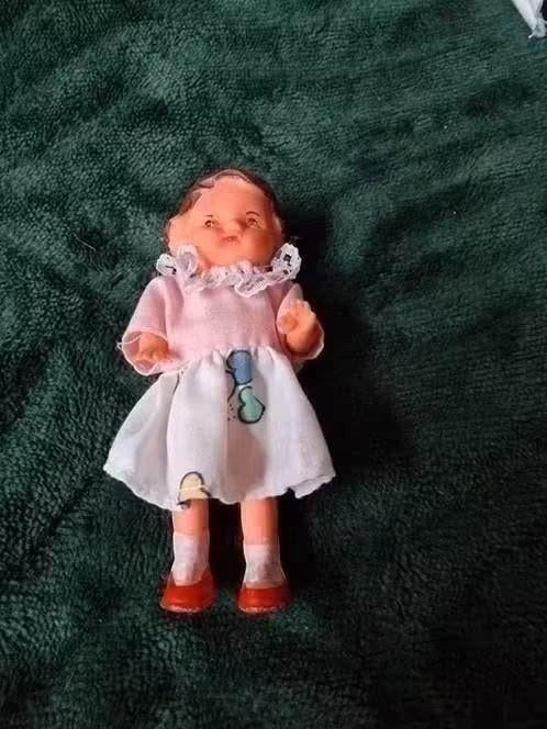 poppenhuis miniaturen ari popje nr 104, Ophalen of Verzenden, Zo goed als nieuw, Poppenhuis