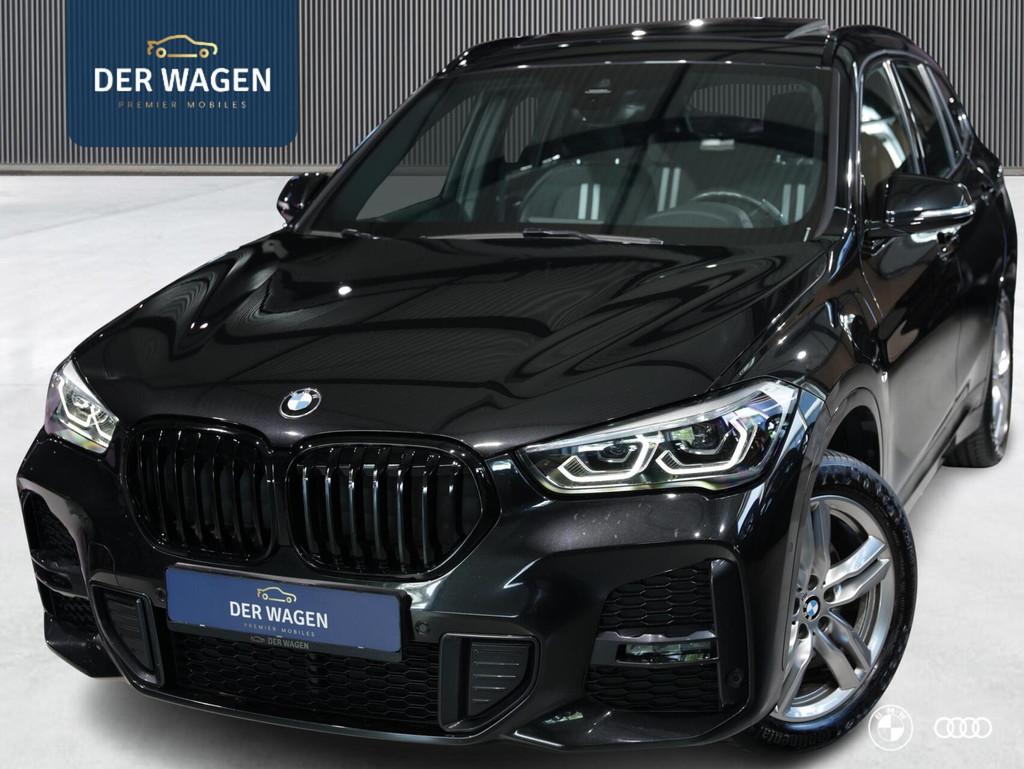 BMW X1 xDr25e M SPORT / PANODAK / CAMERA / STOELVW / 18", Auto's, BMW, Met garantie (alle), Leder en Stof, Zwart, Bedrijf