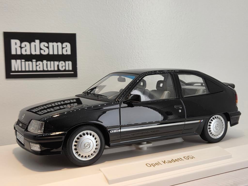 Peugeot 304 S Coupé 1/18 – Otto Ottomobile – Résine Bleue – Neuve