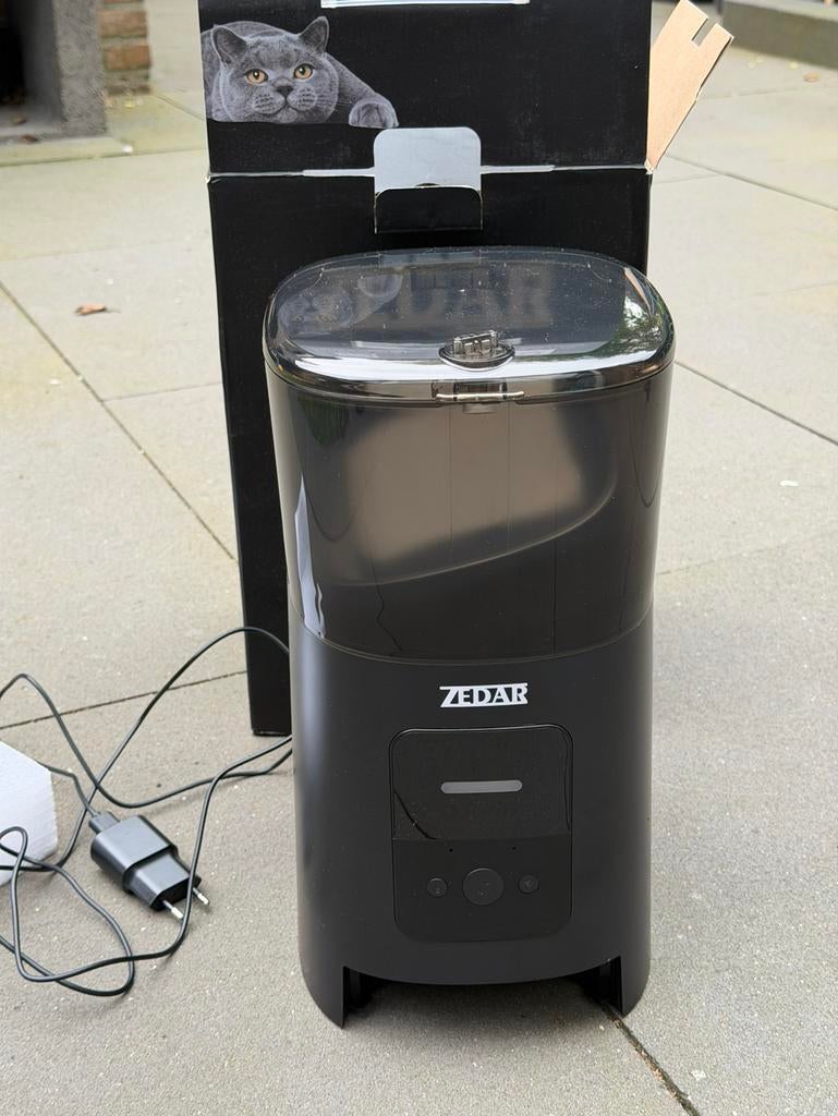 Zedar automatische katten voetbak, Ophalen, Zo goed als nieuw