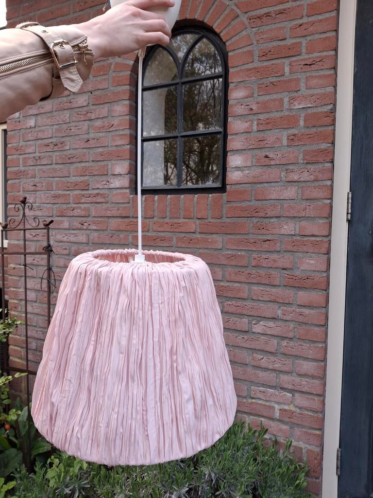 IKEA Lichtroze Hanglamp - Gebruikt, Huis en Inrichting, Lampen | Hanglampen, Ophalen