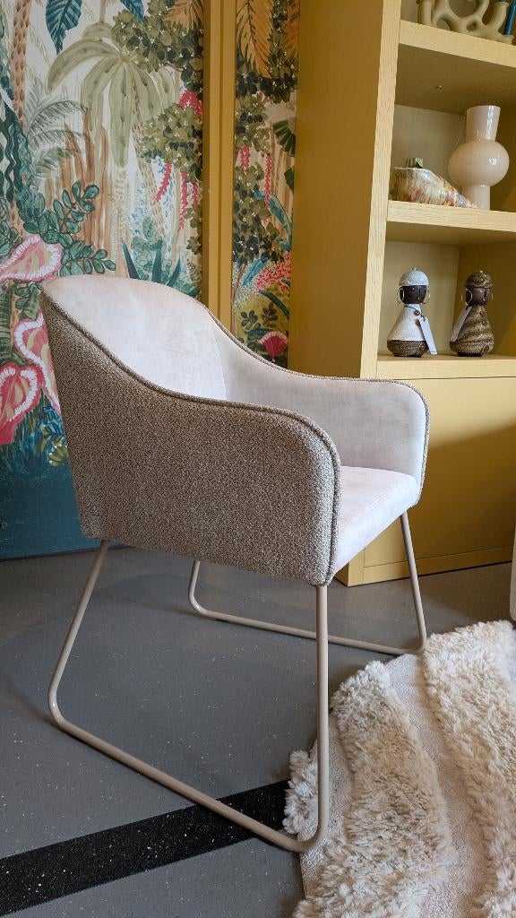 Eetkamerstoel Youri Showroommodel ZGAN, Huis en Inrichting, Stoelen, Zo goed als nieuw, Eén, Metaal, Stof, Overige kleuren, Ophalen