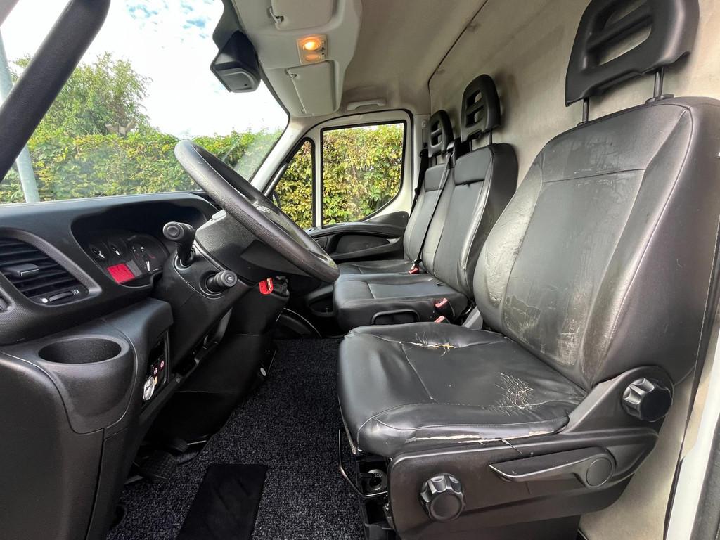 Iveco Daily 40C17 3.0 Automaat| Luchtremmen 6500kg trekken, Auto's, Automaat, Euro 5, Achterwielaandrijving, 4 cilinders